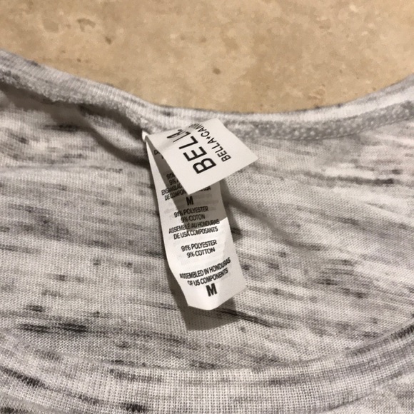 Workout tank size medium - Picture 2 of 2